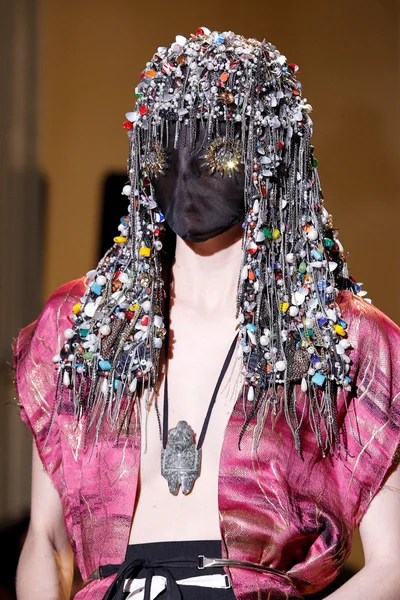 Look 30